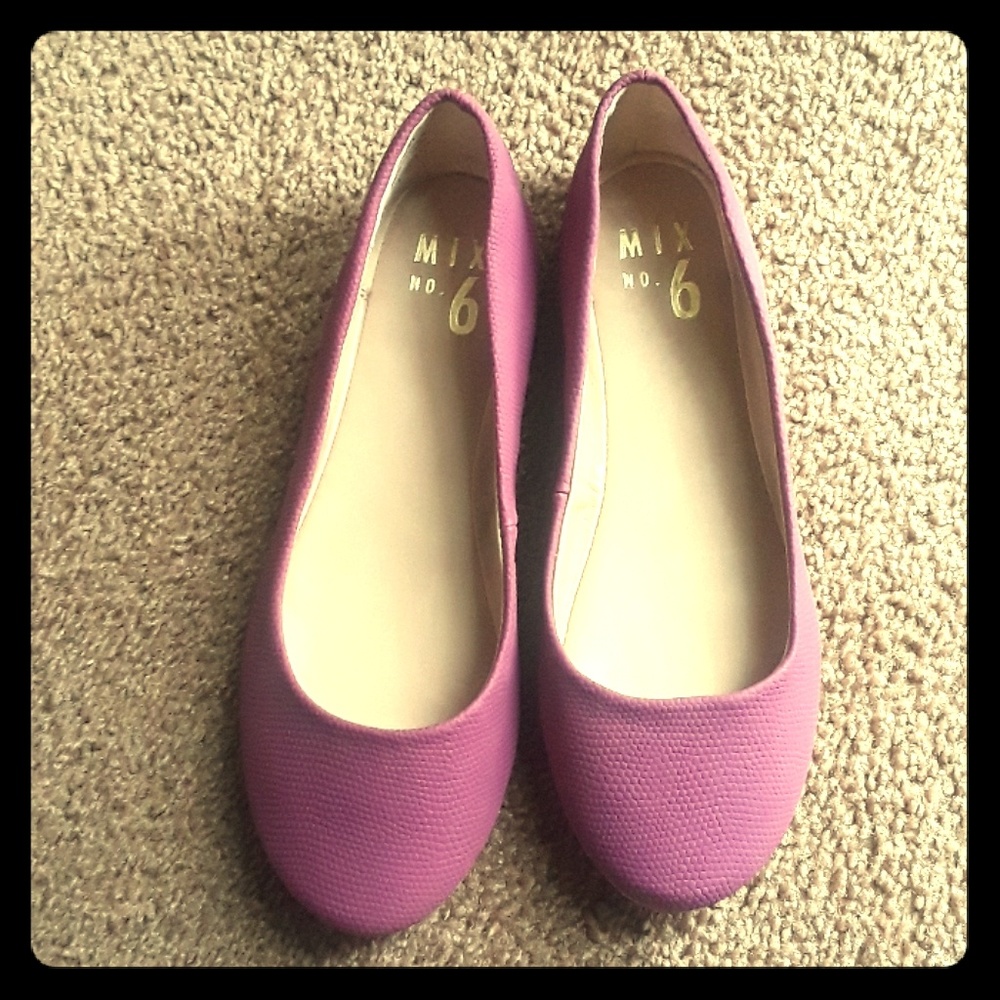 Very cute pink flats